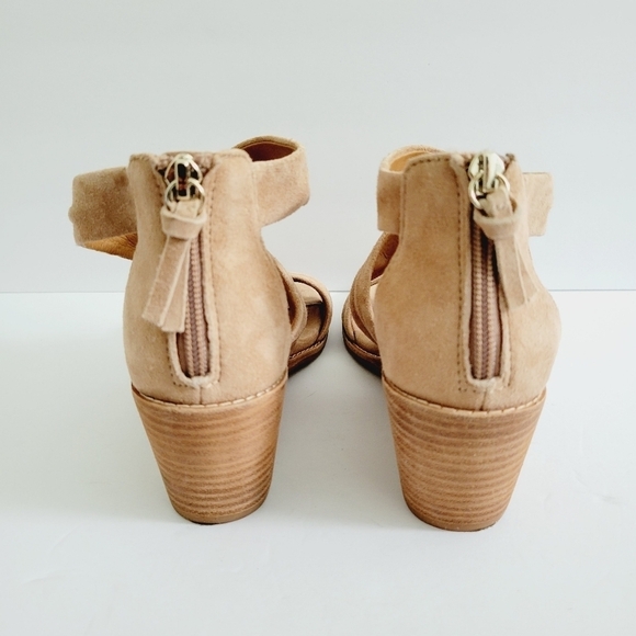 NEW Sofft Samoa Beige Suede Leather Sandals Size 6.5 - Picture 3 of 6